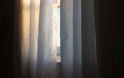 Gordijnen verduisterend maken voor betere slaap en isolatie