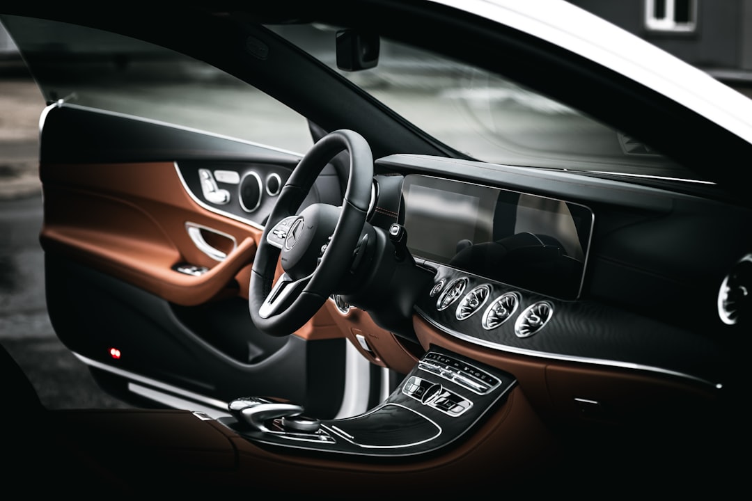 Mercedes E200 coupe
Inst: @zvandrei